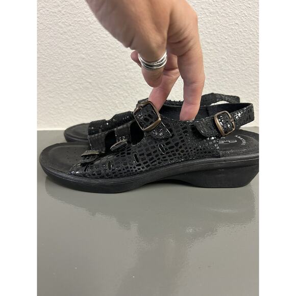 Flexus by Spring Step Black Leather Three buckle Wedge Slingback Sandal 9.5 / 40 - Picture 4 of 8